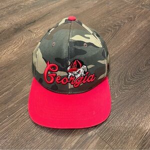GEORGIA BULLDOGS TRUCKERS HAT EMBROIDERED TOP OF THE WORLD SZ OS Camouflage